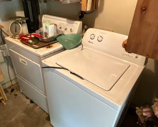 Outside laundry room with storage - Washer - Dryer