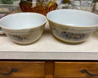Kitchen - 2 matching bowls