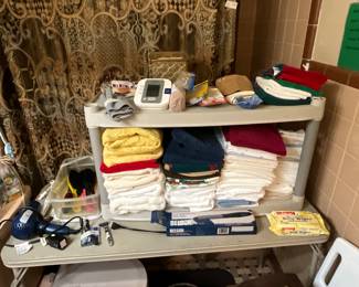 Hall bathroom - Towels & miscellaneous