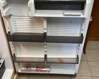 Door to refrigerator