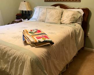 Bedroom - this set of linens is available along with the pillows, the quilt, the mirror, the lamp, side table, and the bed, as well as mattress-box spring set. Size is full.