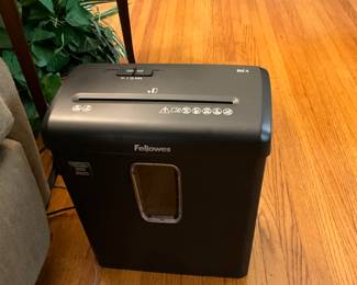 Fellowes Paper shredder