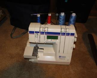 Husqvarna Viking 910 Serger Machine