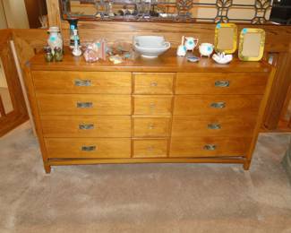 Oh boy, that dresser is amazing