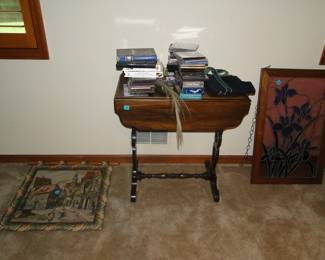 Drop leaf antique table