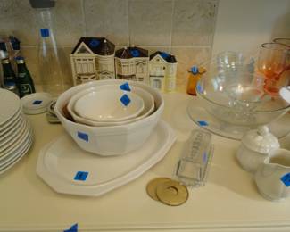 Graduated mixing bowls. Seeing as how they are graduated, they must be smart