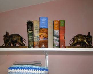 Elephant bookends
