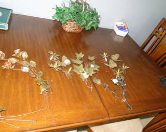 Metal floral wall decorations