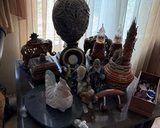 Wooden Elephants, Roosters