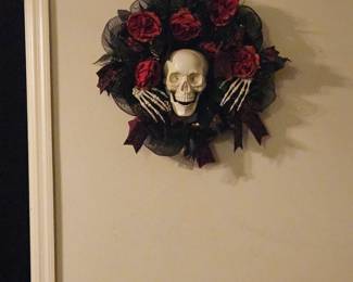 Halloween wreath $20