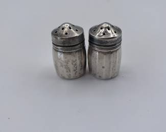 Sterling minature salt and pepper .26ozt.