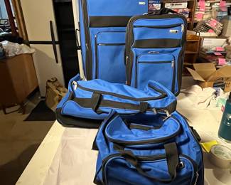 Luggage set, two roller bags, two duffles