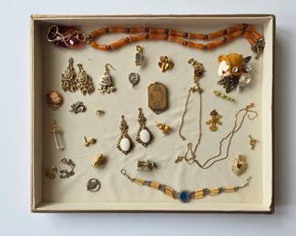 Jewelry, including many vintage jewelry pieces