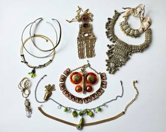 Jewelry, including many vintage jewelry pieces