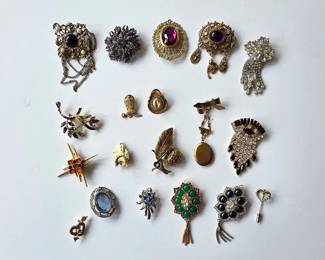 Jewelry, including many vintage jewelry pieces
