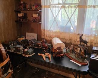 Hawthorne Village collectibles