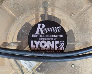 Lyon reptile incubator
