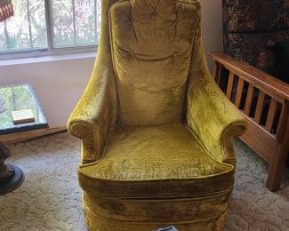 Vintage Hollywood Regency chair