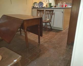 maple drop leaf table