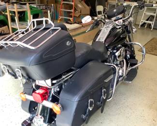 2005 Harley Davidson Road King; Extra Chrome; 15,500 miles; Excellent Condition; (fuel injection)