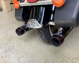 2005 Harley Davidson Road King; Extra Chrome; 15,500 miles; Excellent Condition; (fuel injection)