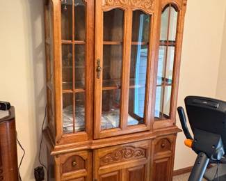 China Hutch in very nice condition