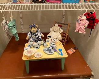 Vanderbear family and accessories