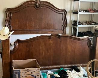 Lovely King size bed