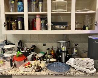 Full kitchen