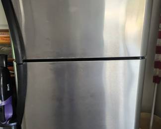 Like new refrigerator