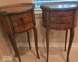 Vintage French Louis XV Style Oval Side Table With 3 Drawers
By Appointment Only
Call or Text
Jason (832) 443-5751
Sandy (281) 450-7991