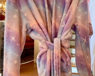 Youth size 10/12
Cozy Robe