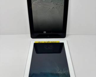 196 AppleiPadBundleiPad2iPad1stGeniOS75w13GBFree