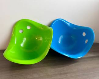 116 Setof2BiliboToysbyMolukGreenBlueShellSeatsforKids