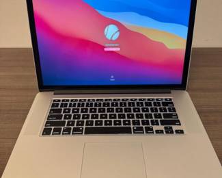 138 AppleMacBookPro15RetinaDisplaywChargerC02N7212G3QP