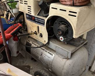 Air compressor paint sprayer
