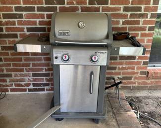 Grill, with natural gas connection