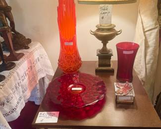 L.E Smith cut glass red flame base. Perfect condition and VERY LARGE!