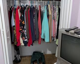 Womens size 3X & 4X clothing