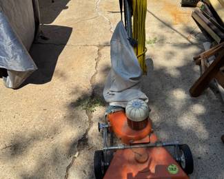Lawn vacuum 