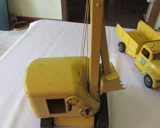 Structo metal shovel