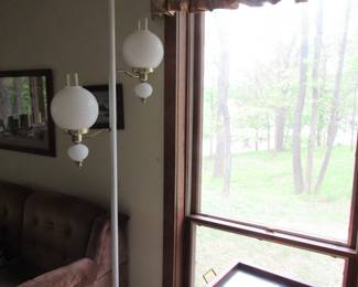 Tension rod ceiling to floor lamp