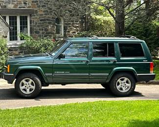2000 Jeep Cherokee Sport SUV / ORIGINAL OWNER / 75,000 MILES | Year: 2000
Make: JEEP
Model: Cherokee Sport SUV 4WD
Color: Green (Exterior); Tan (Interior)
Driven: 75,000 miles
Ownership: Only one owner
Environment: Indoor garages only; Some 4-wheel driving