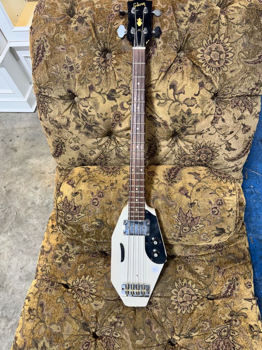 1968 Gibson Bass Guitar Orlando Estate Auction