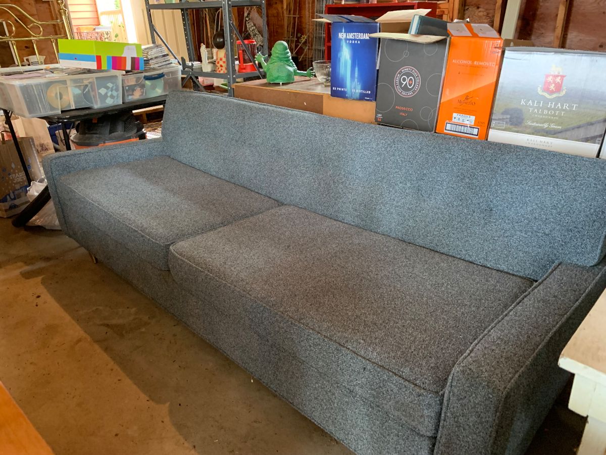 Absolutely gorgeous mid century sofa. This is a find