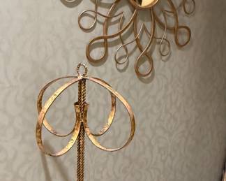 Round Gold Mirror and Freestanding Gold Floor Rack