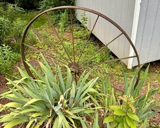 Wagon Wheel Yard Decor