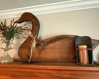 Primitive Swan Decore