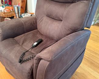 Extended Footrest Power Lift Massaging Chair