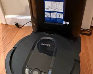 Shark Vacuum Robot
